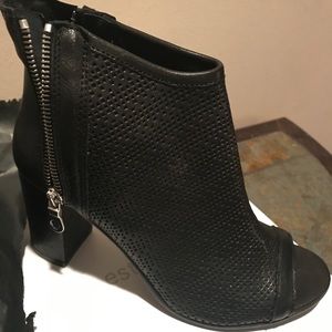 estelle  m Black booties. Size 39